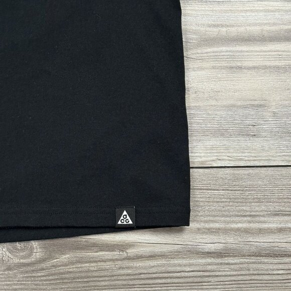 Nike ACG Hike Snacks T Shirt - Picture 3 of 5